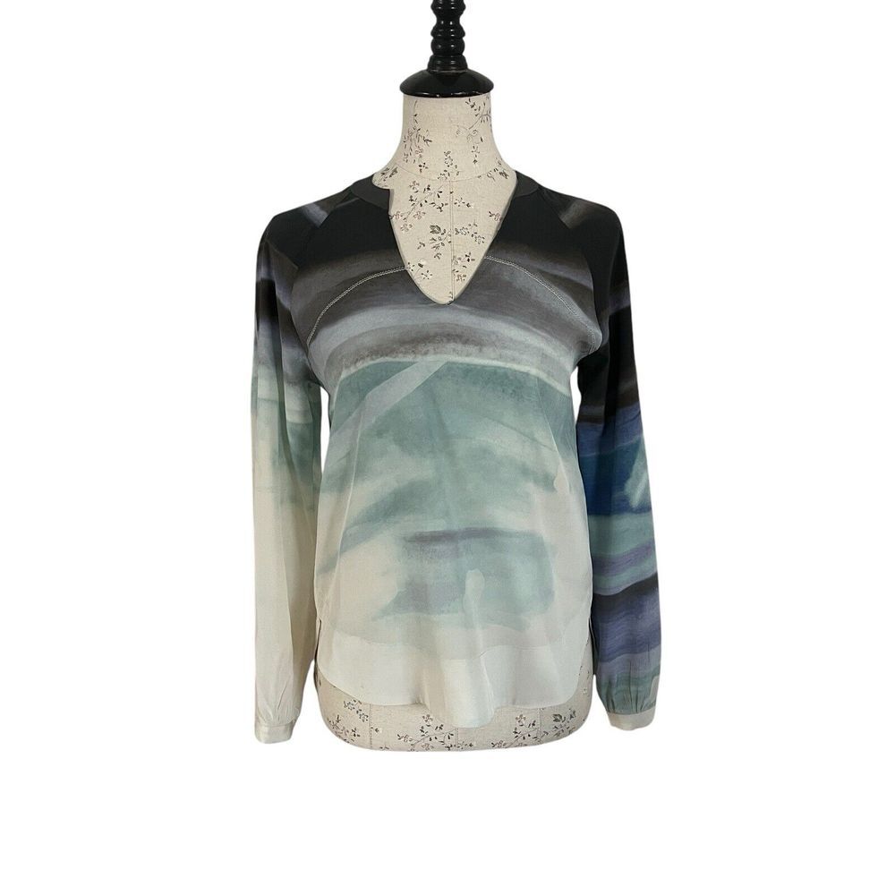 Diane Von Furstenberg Women's Silk‎ Tie-Dye Print Blouse XS 0 Long Sleeve V Neck